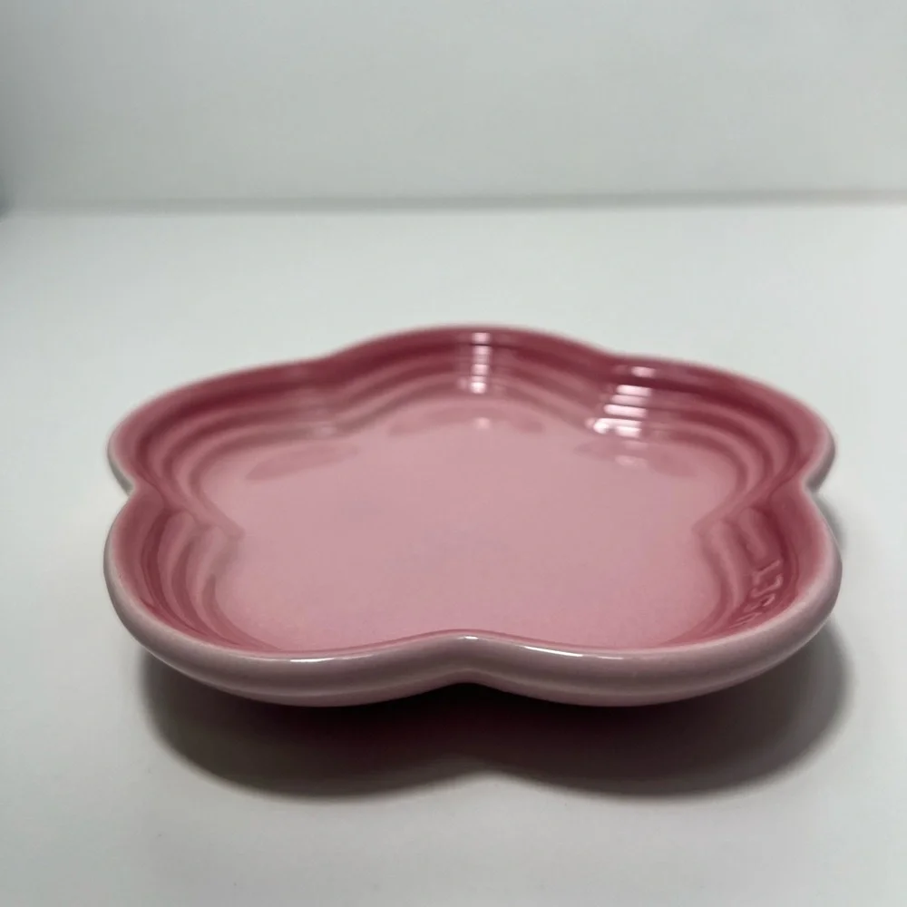 Le Creuset Stoneware Flower Petal Scalloped Trinket Dish Plate Tray